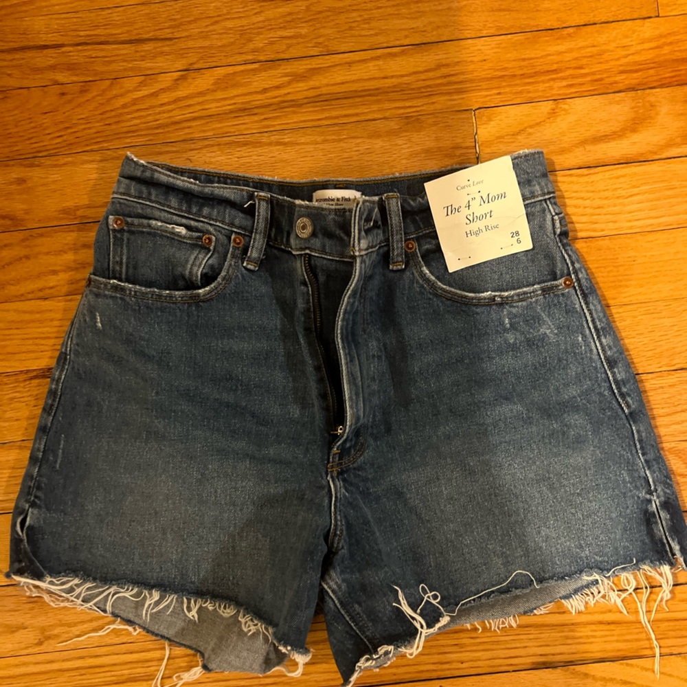NWT ABERCROMBIE MOM SHORTS